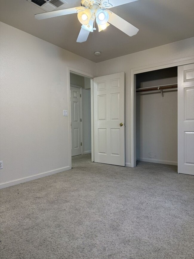 Building Photo - Spacious 2/1 in the country AVAILABLE NOW!!!