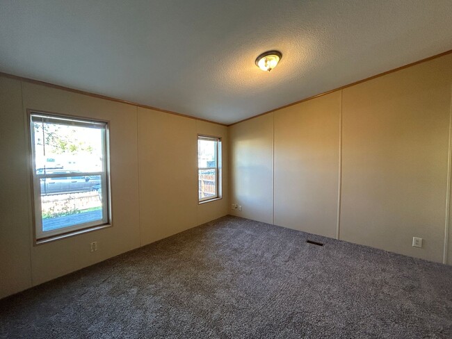 Building Photo - 3 Bedroom / 2 Bath Home in SE Redmond