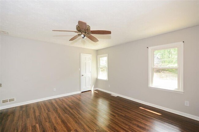 Building Photo - 4544 Coopers Creek Pl SE