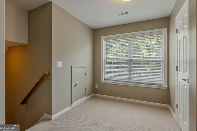 Building Photo - 120 Rosebay Ln