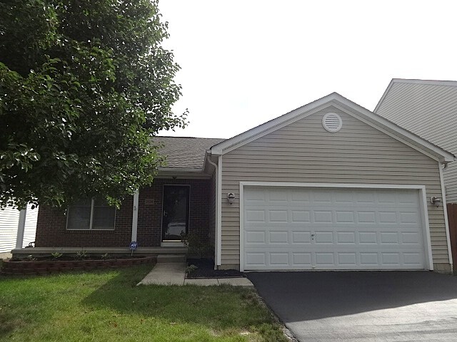 Primary Photo - 2130 Winding Hollow Dr