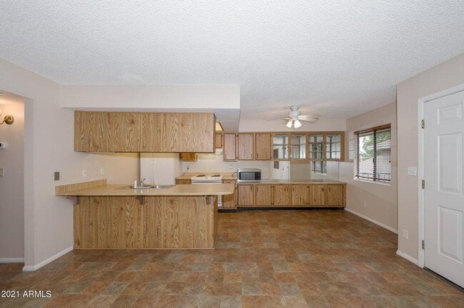 Building Photo - 1262 N 84th Pl