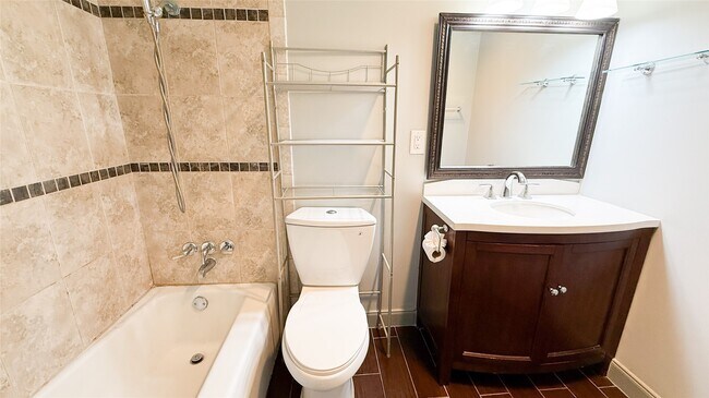 Building Photo - 2226 Triway Ln