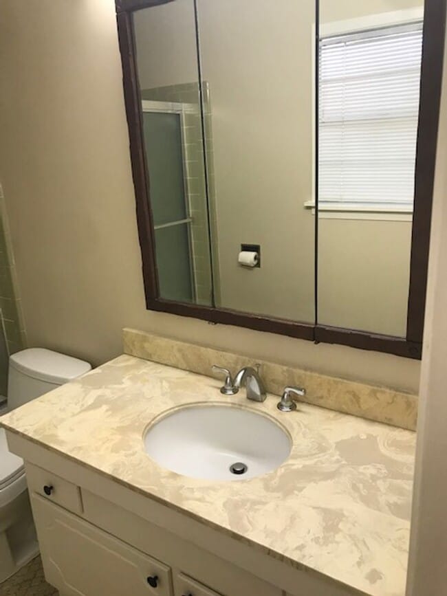 Building Photo - 3 bed 2 Bath Brick Home off Park Avenue!