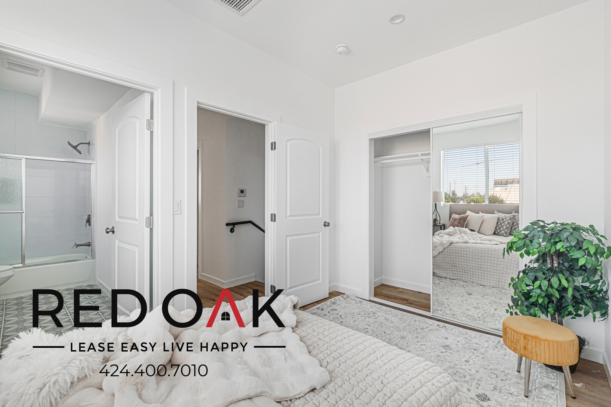 Building Photo - 11960 Vanowen St