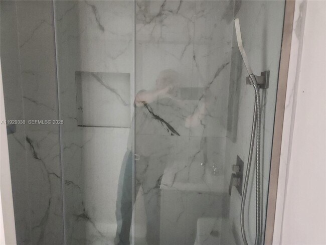 Building Photo - 342 E 46th St