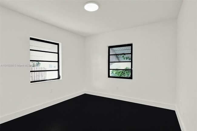 Building Photo - 9173 Byron Ave