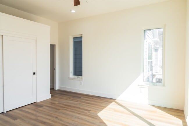 Building Photo - 5614 Larkin St