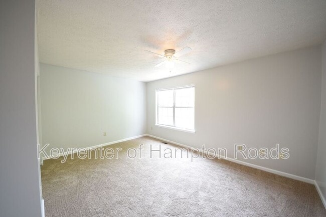Building Photo - 313 Gaylor Ln