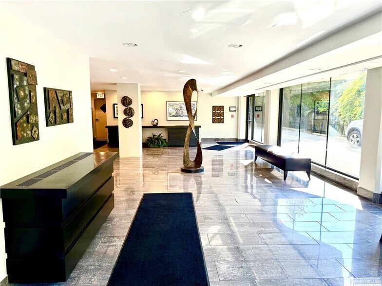 Building Photo - 849 Delaware Ave