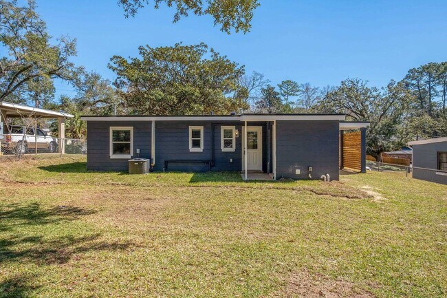 Building Photo - 1028 Calloway St