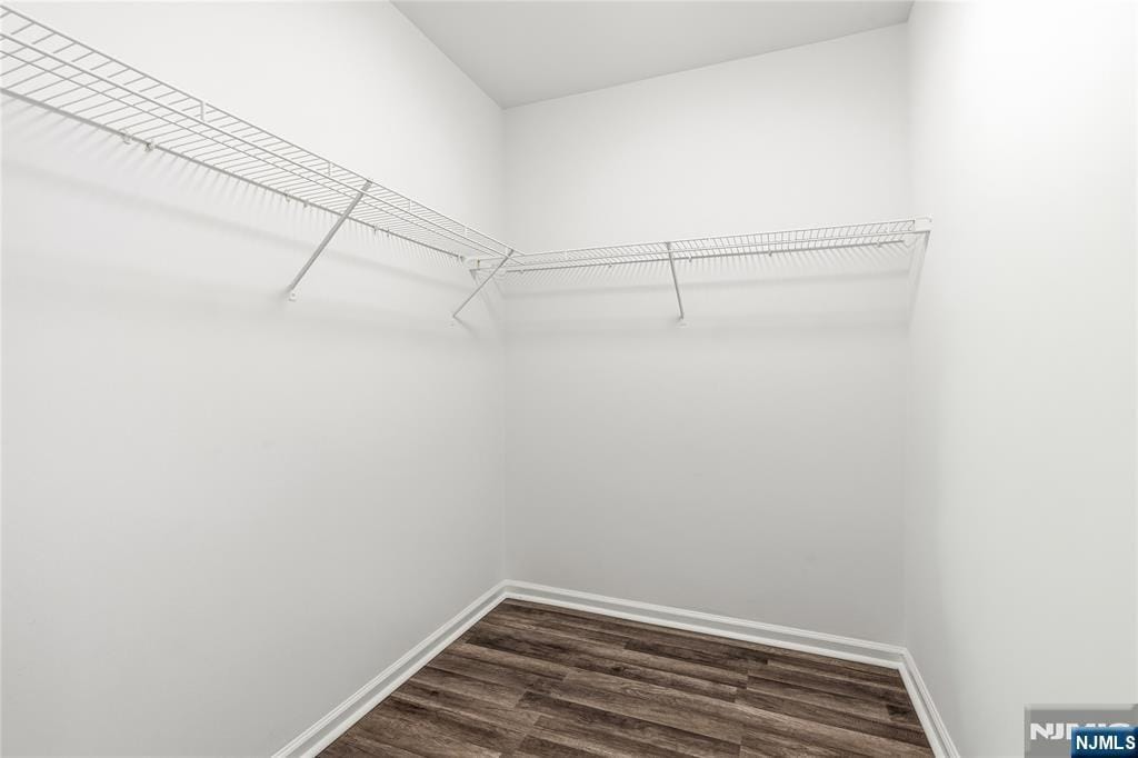 Building Photo - 905 River Rd