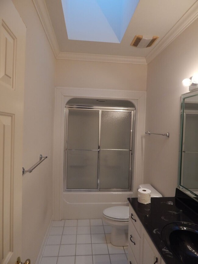 Building Photo - 3 Bedroom 2 bath in The Cape- Community Pool.