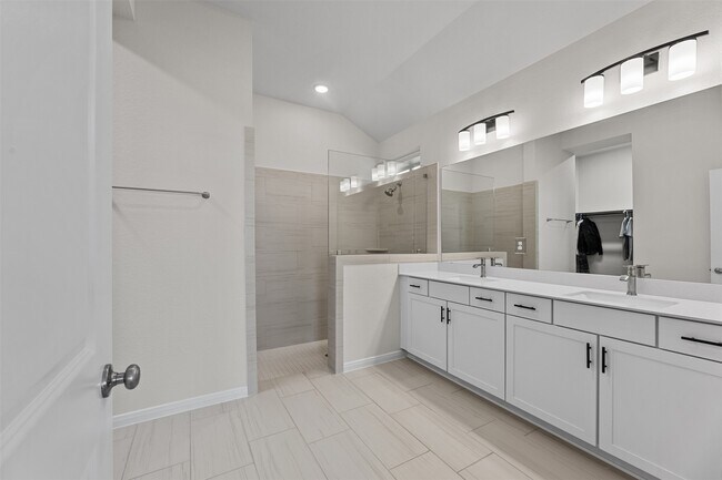 Building Photo - 17039 Luminous Ln