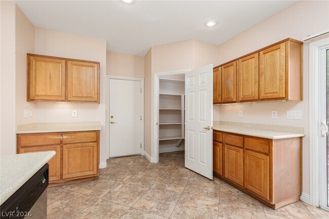 Building Photo - 5163 Tunnel Falls Dr