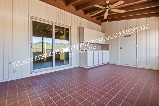 Building Photo - 5084 N Camino Del Lazo