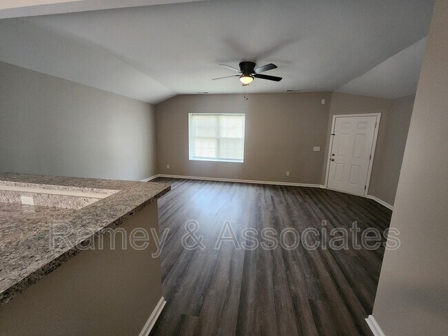 Building Photo - 515 S 20th St