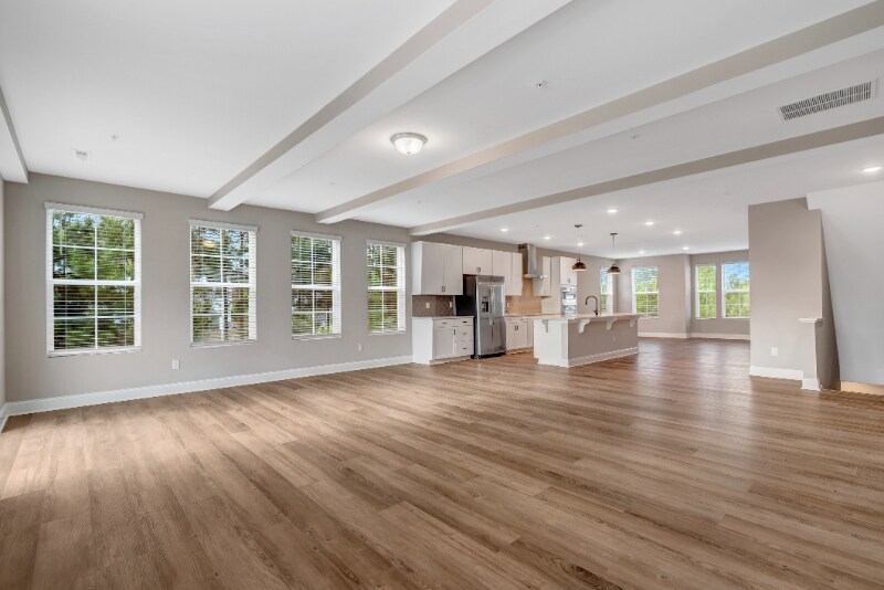 Building Photo - 600 Mkt Grv Dr