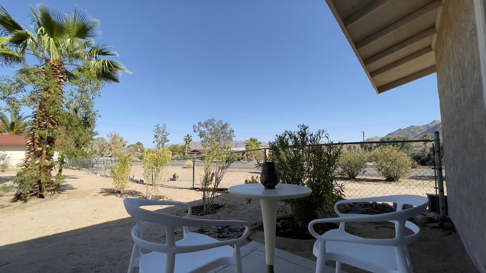 Building Photo - 6707 Palo Verde Ave