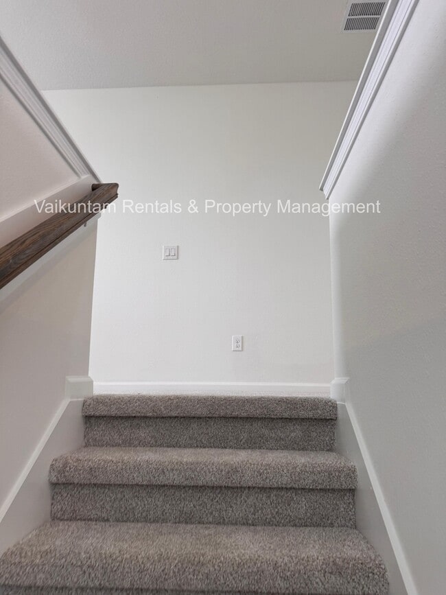 Building Photo - 91 Silver Myrtle Ct