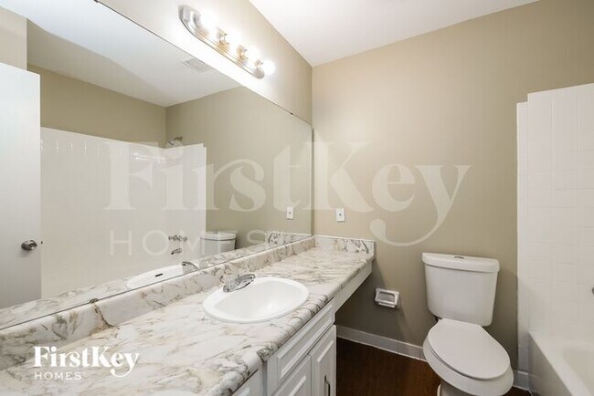 Building Photo - 3138 Sleepy Hollow Rd