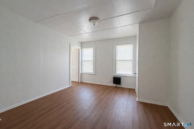 Building Photo - 96 Franklin St