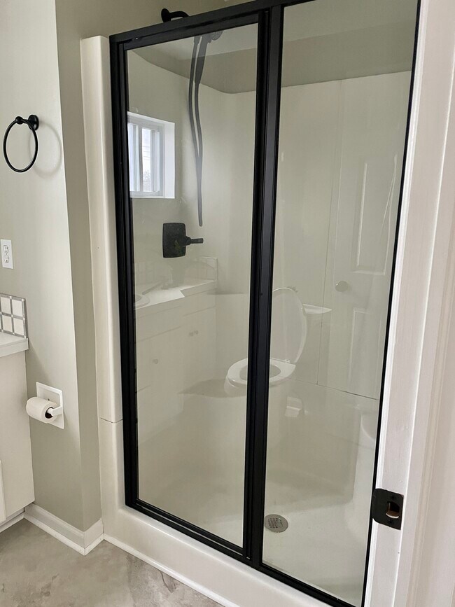 Shower stall - 432 Webster St