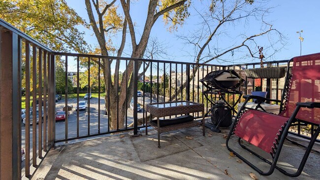 Building Photo - 801 E Miner St