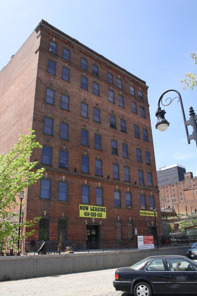 Primary Photo - Midpoint Apartments in the heart of Downtown Lynchburg