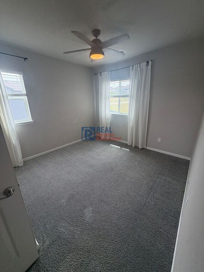 Building Photo - 5050 Coulee Trail