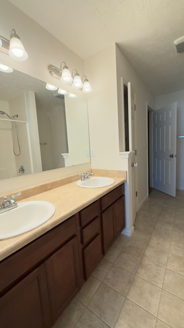Building Photo - WEST LAFAYETTE...3 Bedroom 2 Bath plus office