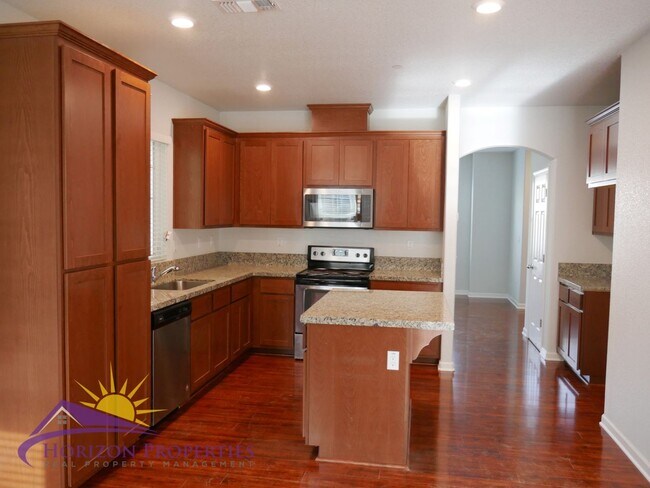Building Photo - Modern Two-Story 4 Bed 2.5 Bath 1,807 sqft...