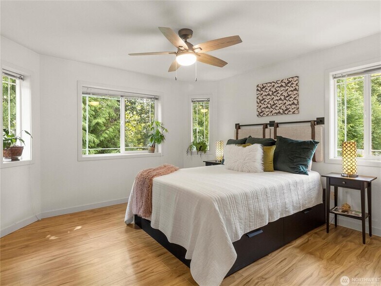 Building Photo - 13511 97th Ave E