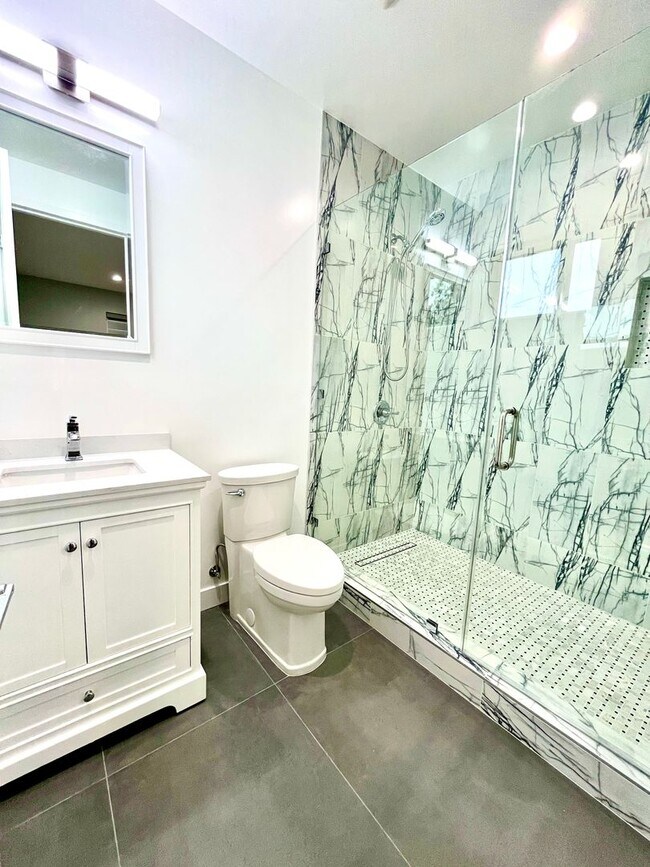 Building Photo - Newly built gated home with top of the lin...