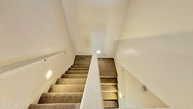 Building Photo - 12437 Pleasant Crest