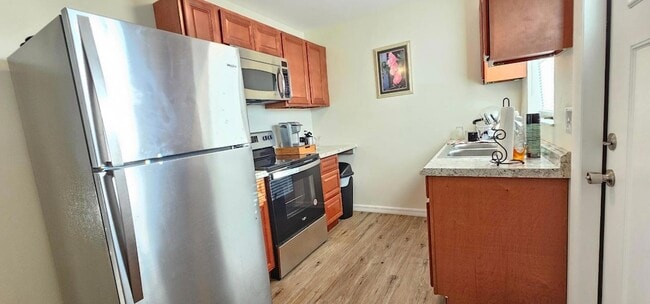 Building Photo - 323 Seminole Ct