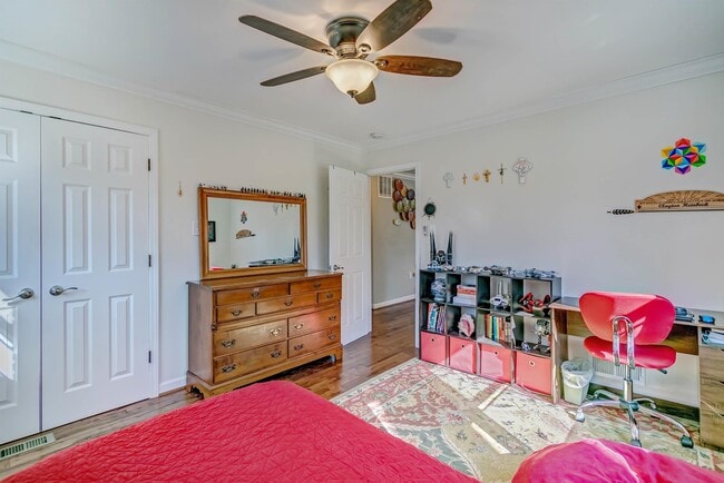 Building Photo - 6612 Kerns Rd