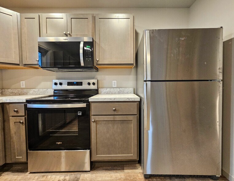 Building Photo - 2626 Creek Hill Rd