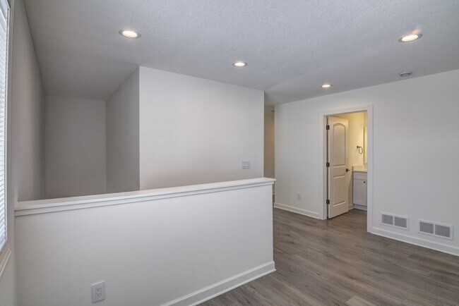 Building Photo - 2550 Dawes Place