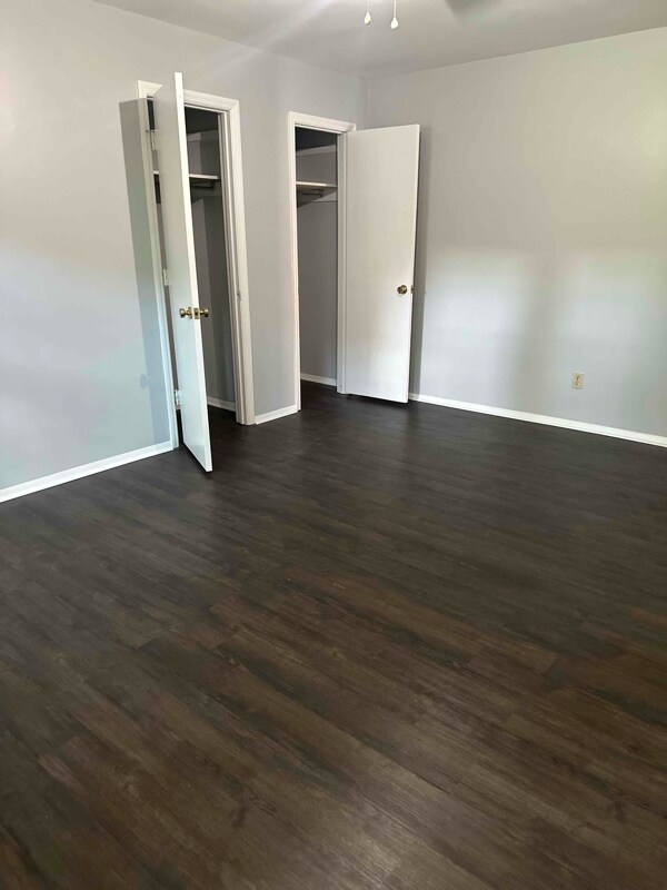Building Photo - 1310 Queens Rd
