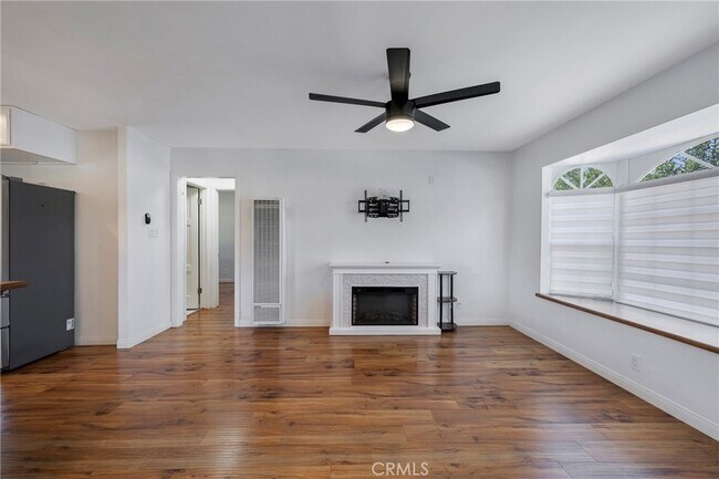 Building Photo - 13616 Hermes St