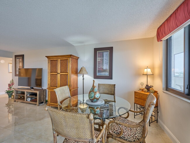 Building Photo - 3420 S Ocean Blvd