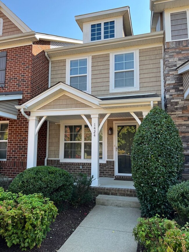 Primary Photo - Charming 2BR/2.5BA Townhome in Villages of...