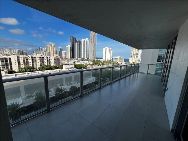 Building Photo - 300 Sunny Isles Blvd