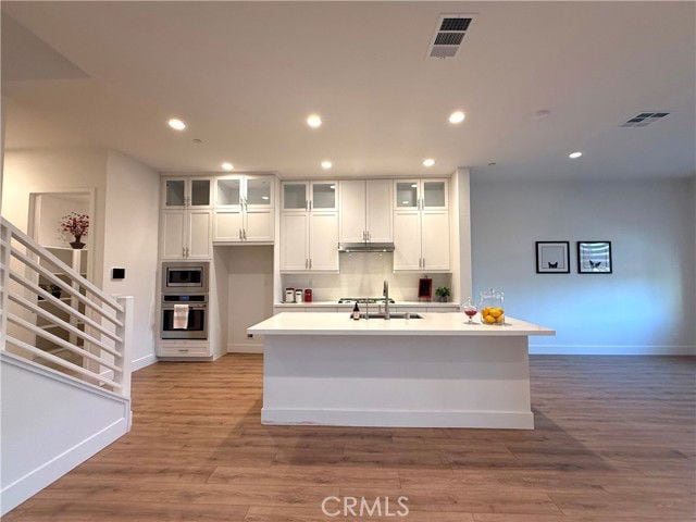 Building Photo - 273 Novel