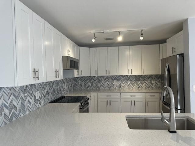 Building Photo - 4151 Eastridge Cir