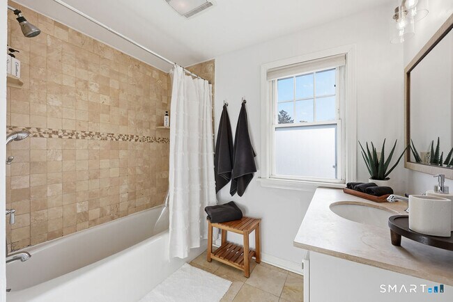 Building Photo - 82 Miller Ave