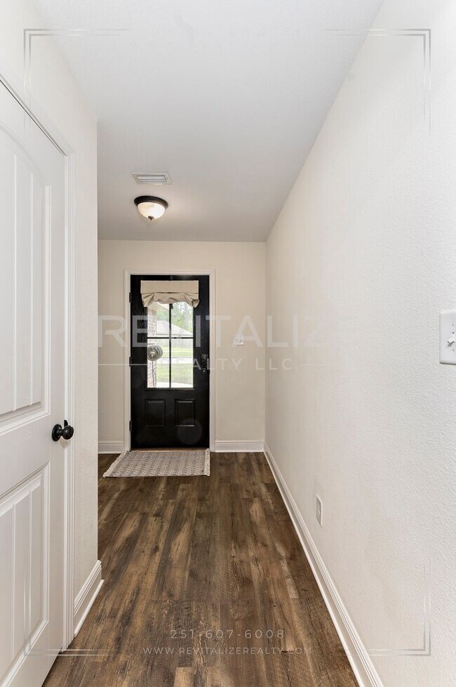 Building Photo - Elegant 4 Bed 3 Bath Cul-de-sac Home in Silverhill