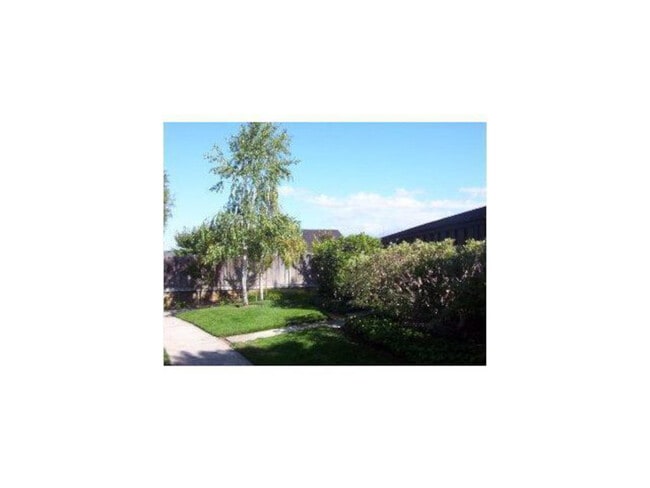 Building Photo - 4924 Poplar Ter