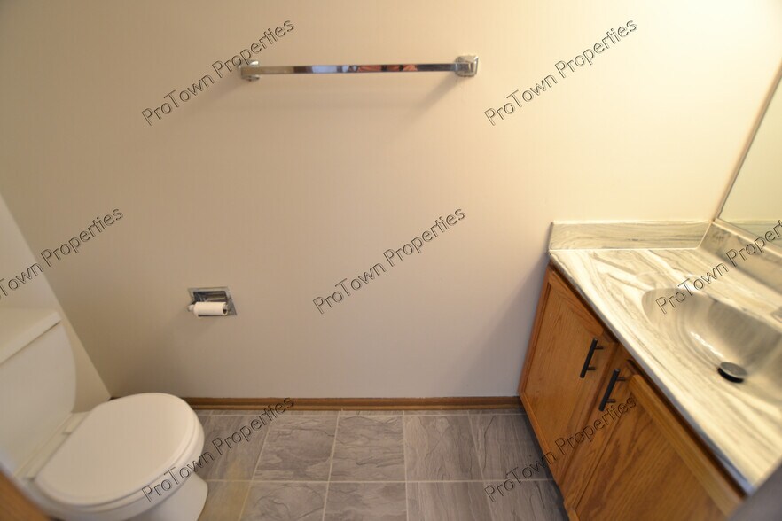 Building Photo - 2608 River Bend Ln